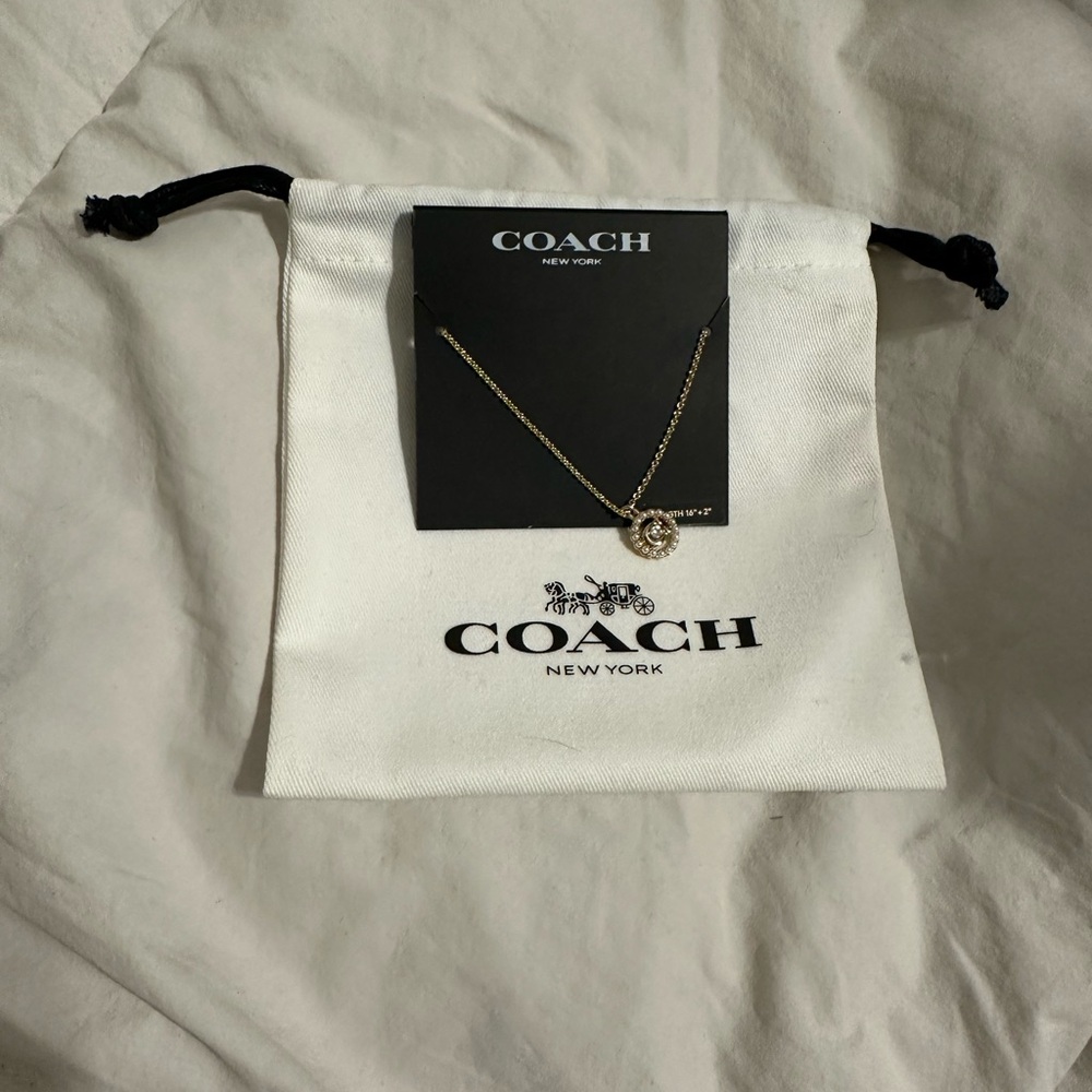 coach crystal pendent necklace pearl
